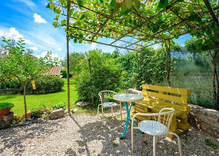 Pina By Interhome * Tinjan