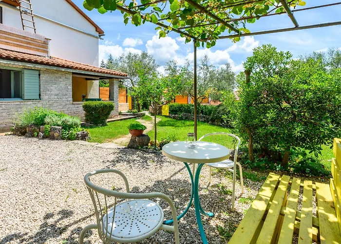 Pina By Interhome Lejlighed Tinjan