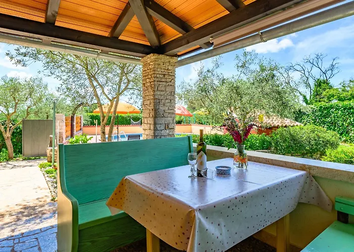 Pina By Interhome * Tinjan